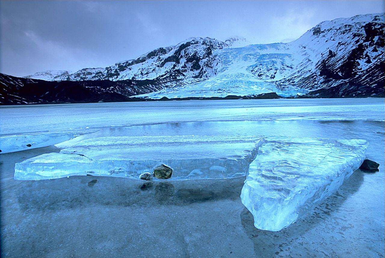 GÃ­gjÃ¶kull, an outlet glacier extending from EyjafjallajÃ¶kull, Iceland. Photo: Andreas Tille via http://commons.wikimedia.org/